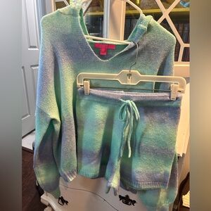 Lily Pulitzer sweater/shorts set size small